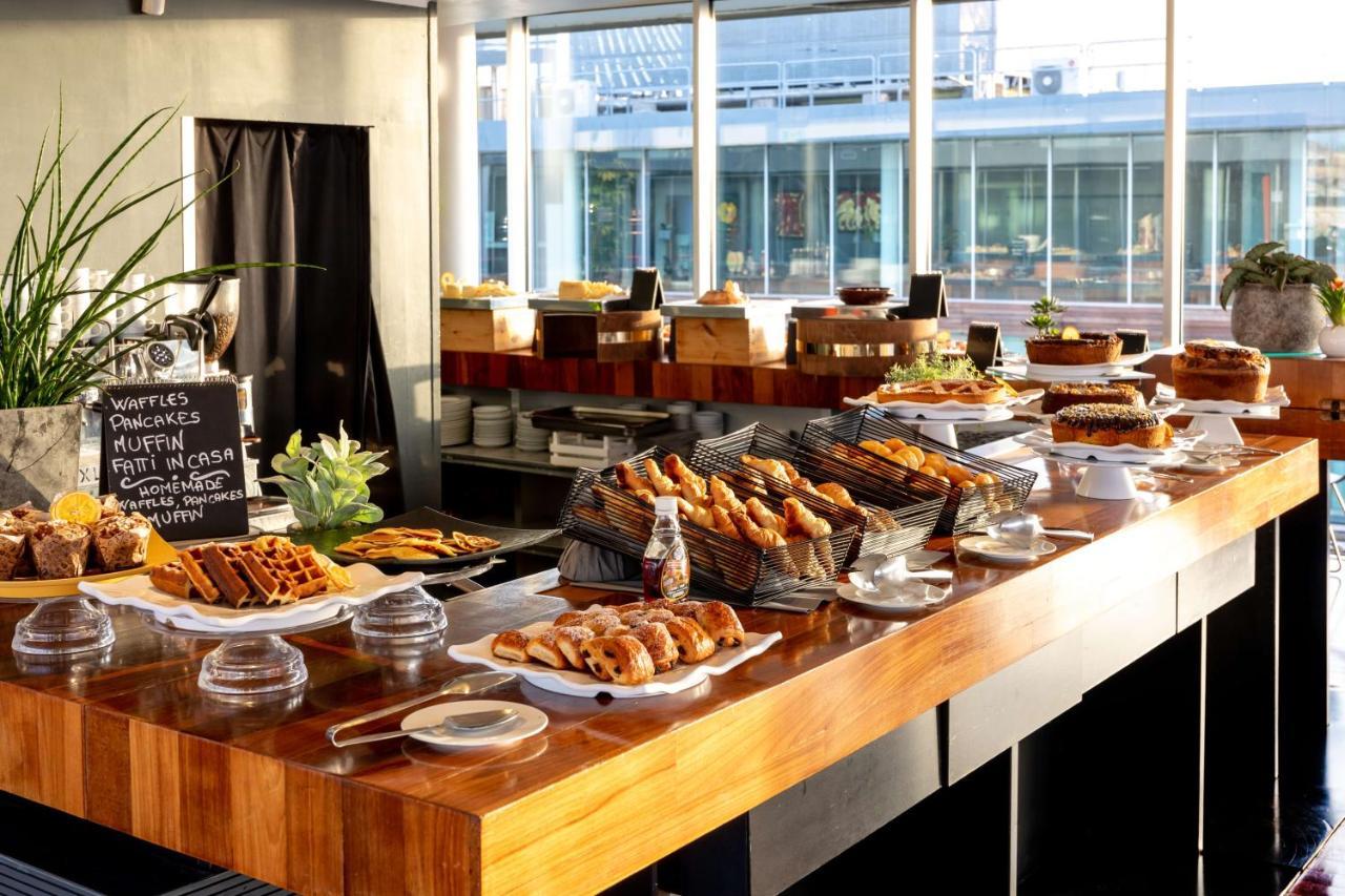 Radisson Blu Es. Hotel, Roma Exterior foto A buffet at a hotel