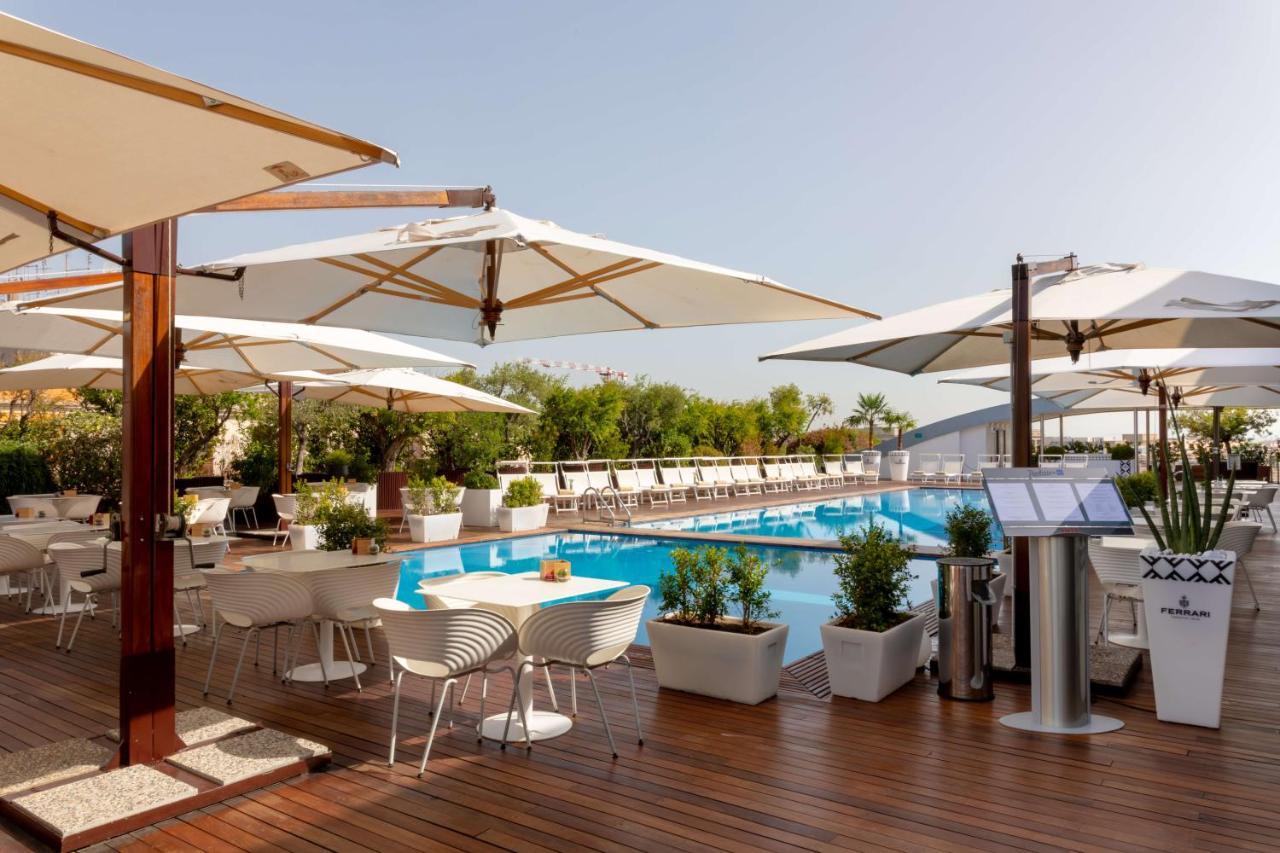 Radisson Blu Es. Hotel, Roma Exterior foto The Pool Bar